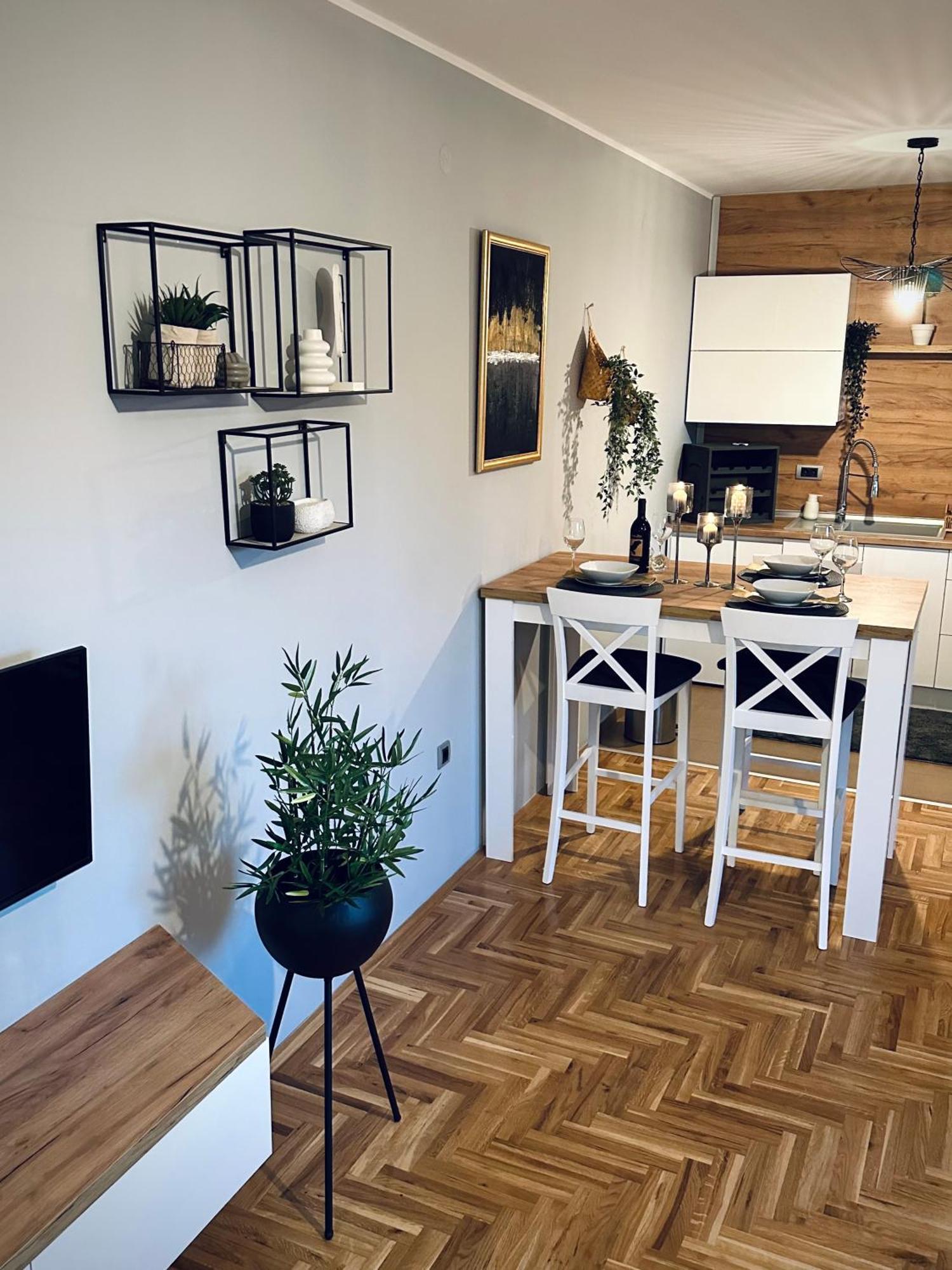 Top Apartman Sombor Esterno foto