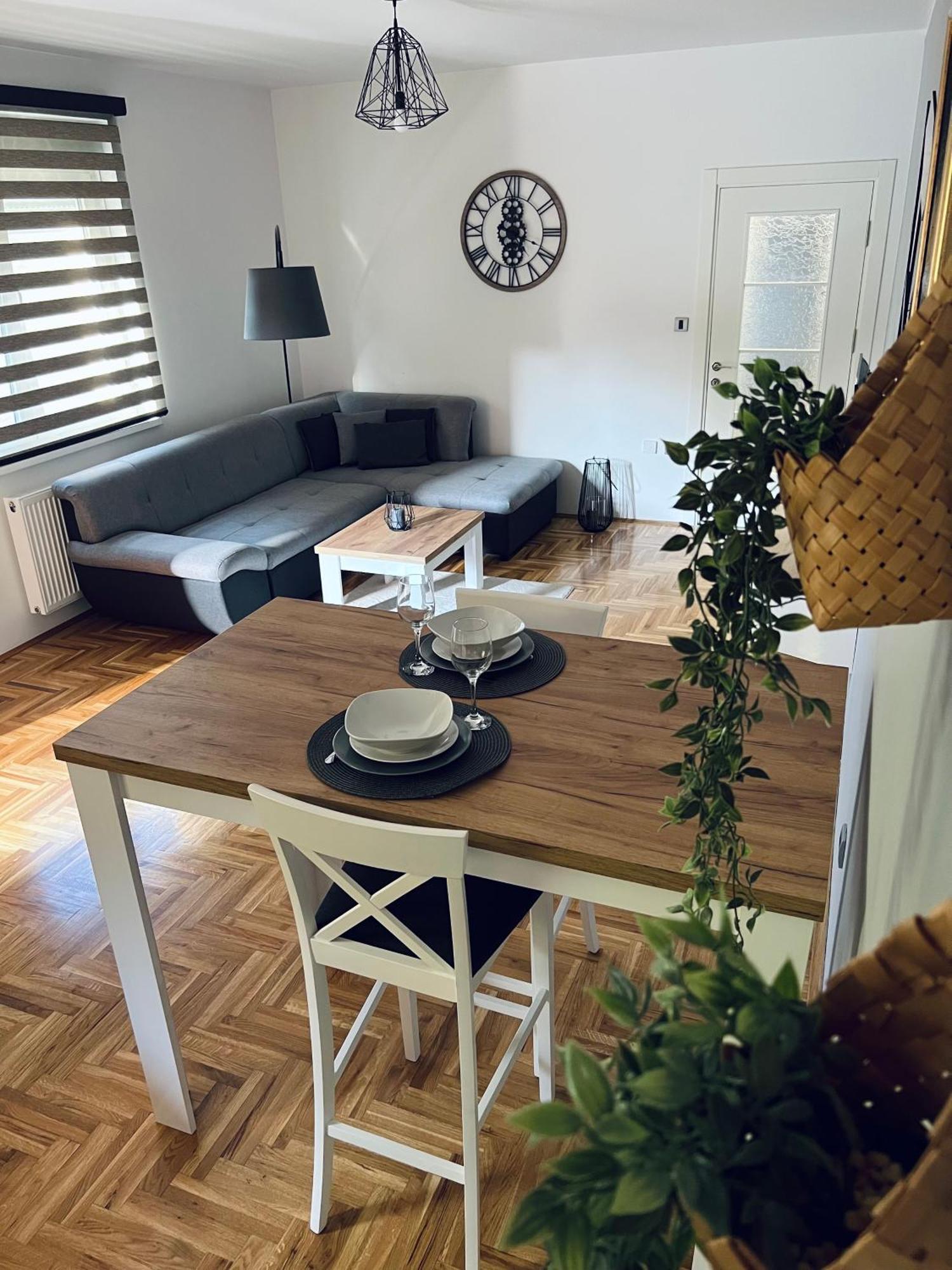 Top Apartman Sombor Esterno foto